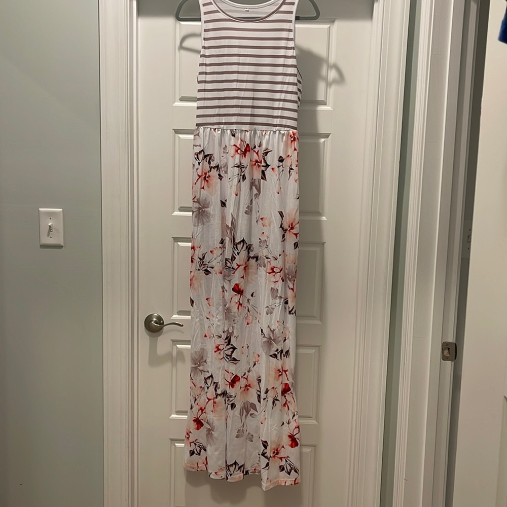 Ladies Maxi Dress NWT